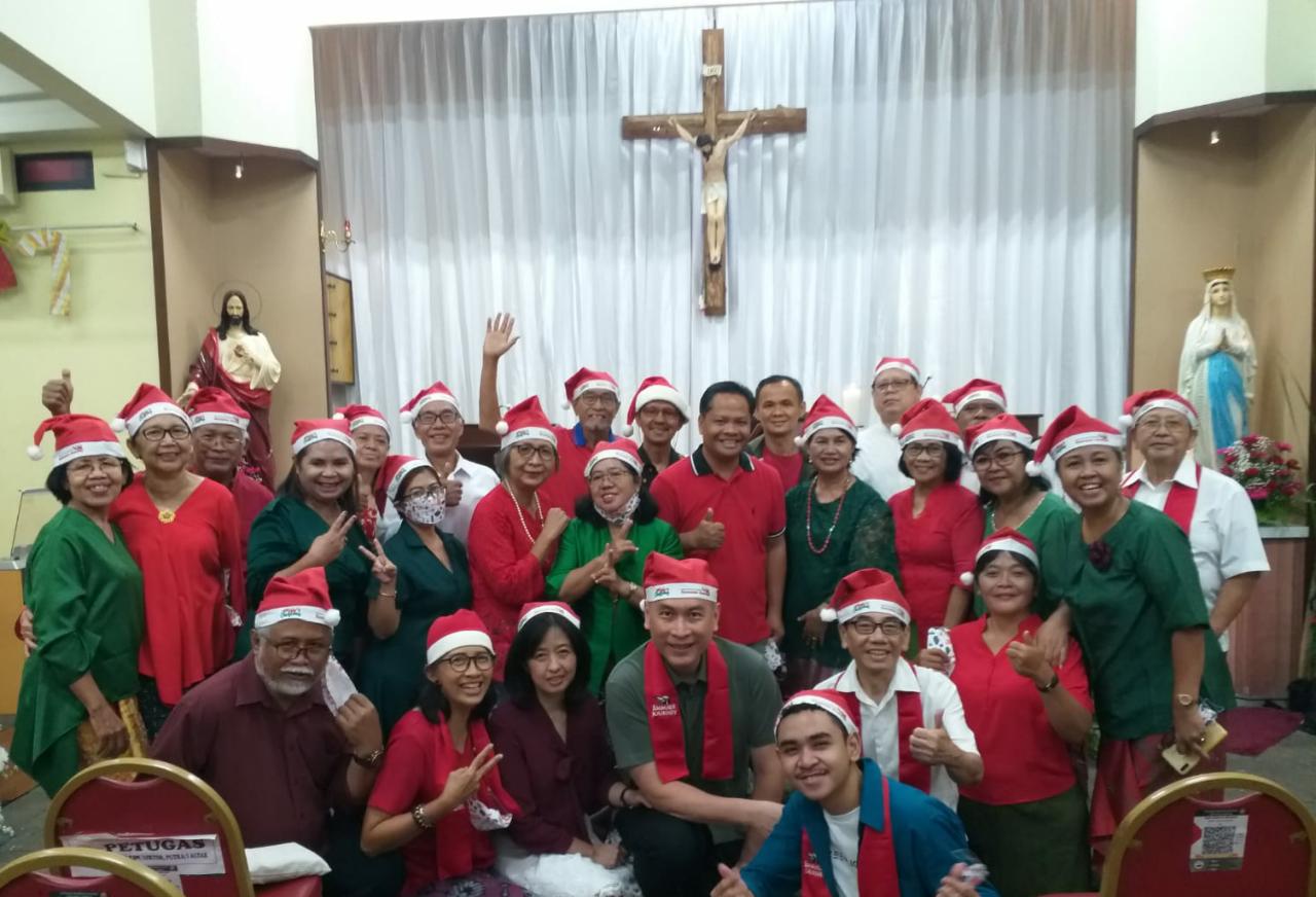 METRO Koor EJ NatalPAKAI-25 des jam 17.00